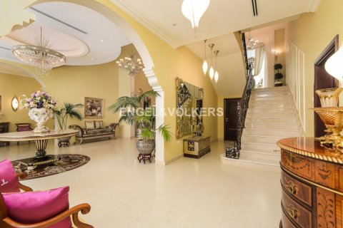 Villa in Al Barsha, Dubai, UAE 6 bedrooms, 1393.53 sq.m. № 19561 - photo 4