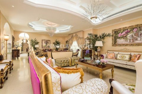 Villa in Al Barsha, Dubai, UAE 6 bedrooms, 1393.53 sq.m. № 19561 - photo 11