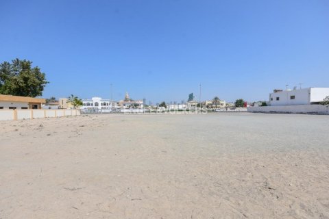 Land in Deira, Dubai, UAE 3488.39 sq.m. № 18387 - photo 1