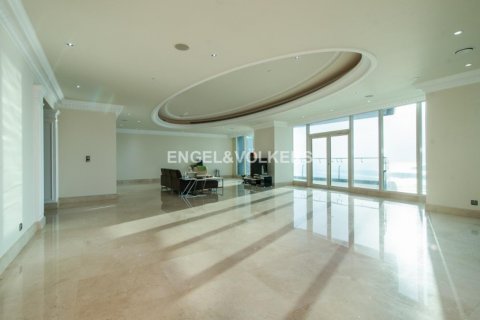 Apartment in Dubai Marina, UAE 585.28 sq.m. № 18376 - photo 1