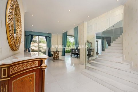 Villa in Jumeirah Islands, Dubai, UAE 5 bedrooms, 557.41 sq.m. № 19473 - photo 7