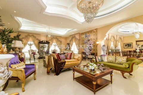 Villa in Al Barsha, Dubai, UAE 6 bedrooms, 1393.53 sq.m. № 19561 - photo 9