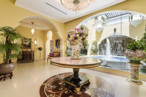Villa in Al Barsha, Dubai, UAE 6 bedrooms, 1393.53 sq.m. № 19561 - photo 2
