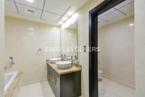 Apartment in BALQIS RESIDENCE in Palm Jumeirah, Dubai, UAE 2 bedrooms, 186.83 sq.m. № 21987 - photo 5