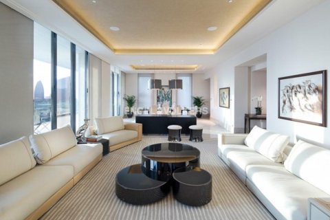Penthouse in Dubai, UAE 4 bedrooms, 617.80 sq.m. № 27811 - photo 1