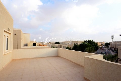 Villa in Abu Dhabi, UAE 5 bedrooms, 348.4 sq.m. № 31960 - photo 6