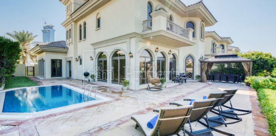 Villa in Palm Jumeirah, Dubai, UAE 4 bedrooms, 657.6 sq.m. № 5120