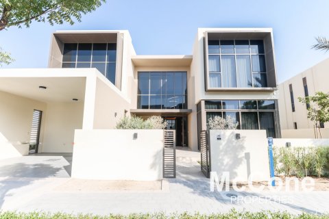 Villa in Dubai Hills Estate, UAE 5 bedrooms, 813 sq.m. № 40173 - photo 13