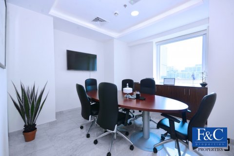 Office in Sheikh Zayed Road, Dubai, UAE 127.8 sq.m. № 44808 - photo 6