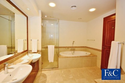 Apartment in FAIRMONT RESIDENCE in Palm Jumeirah, Dubai, UAE 1 bedroom, 125.9 sq.m. № 44602 - photo 13