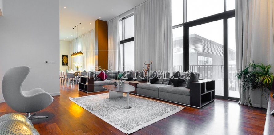 Penthouse in Jumeirah, Dubai, UAE 4 bedrooms, 521.4 sq.m. № 4481