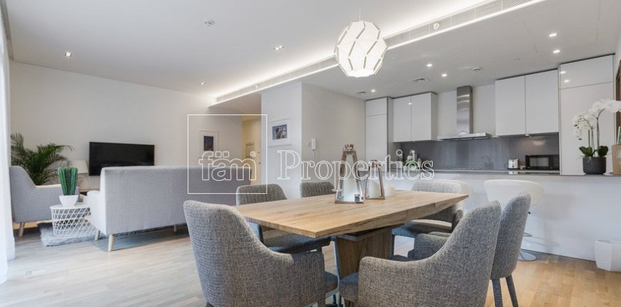 Apartment in Jumeirah, Dubai, UAE 2 bedrooms, 156.4 sq.m. № 4717