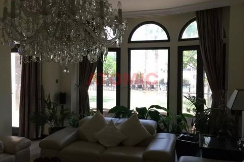 Villa in Palm Jumeirah, Dubai, UAE 3 bedrooms, 423 sq.m. № 50146 - photo 8