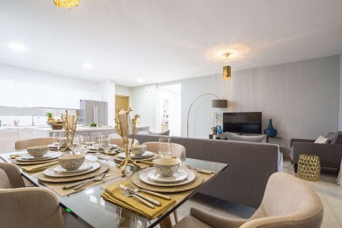Apartment in ALANDALUS in Jumeirah Golf Estates, Dubai, UAE 4 bedrooms, 306 sq.m. № 47185 - photo 7