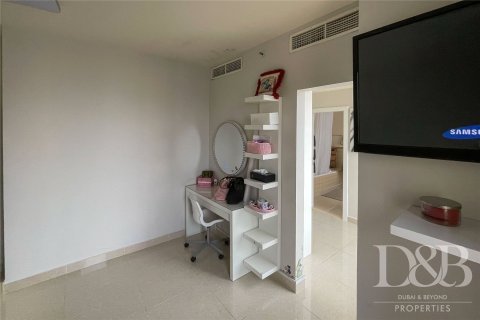 Apartment in Jumeirah Beach Residence, Dubai, UAE 4 bedrooms, 270.5 sq.m. № 53598 - photo 17