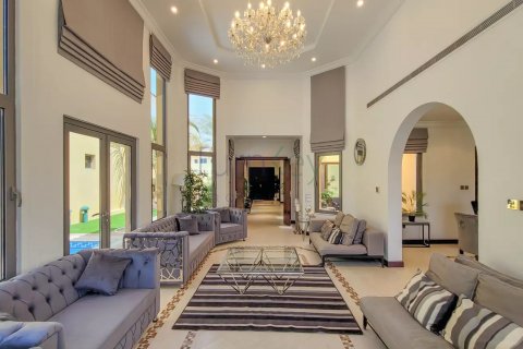 Villa in Palm Jumeirah, Dubai, UAE 4 bedrooms, 465 sq.m. № 50666 - photo 11