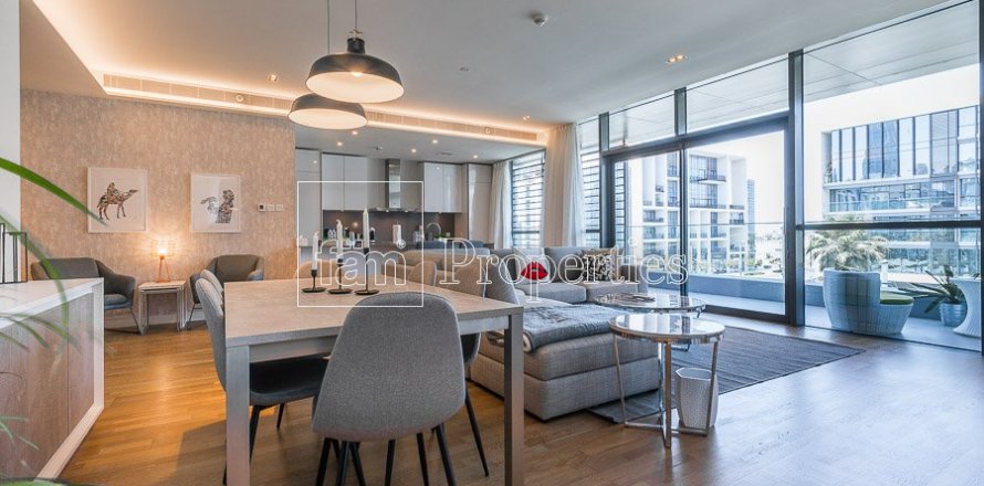 Apartment in Jumeirah, Dubai, UAE 3 bedrooms, 204.5 sq.m. № 5321