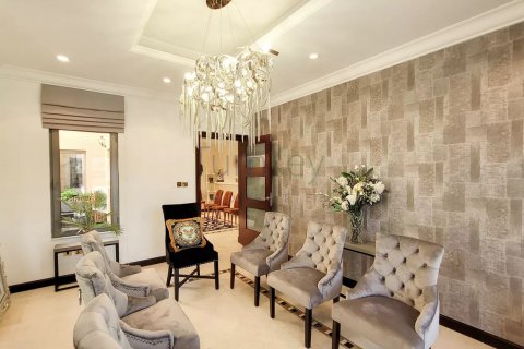 Villa in Palm Jumeirah, Dubai, UAE 4 bedrooms, 465 sq.m. № 50666 - photo 4