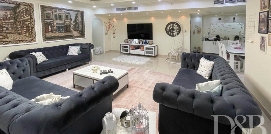 Apartment in Jumeirah Beach Residence, Dubai, UAE 4 bedrooms, 270.5 sq.m. № 53598