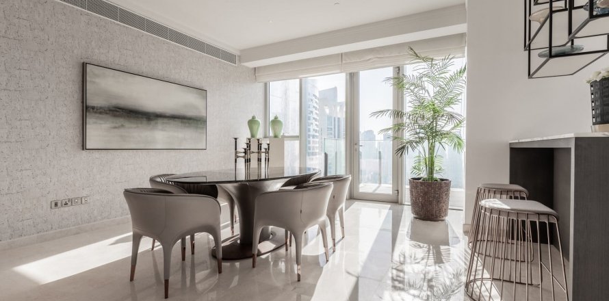 Apartment in THE RESIDENCES JLT in Jumeirah Lake Towers, Dubai, UAE 4 bedrooms, 392 sq.m. № 58766