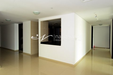 Apartment in RAK TOWER in Al Reem Island, Abu Dhabi, UAE 3 bedrooms, 200 sq.m. № 54993 - photo 3