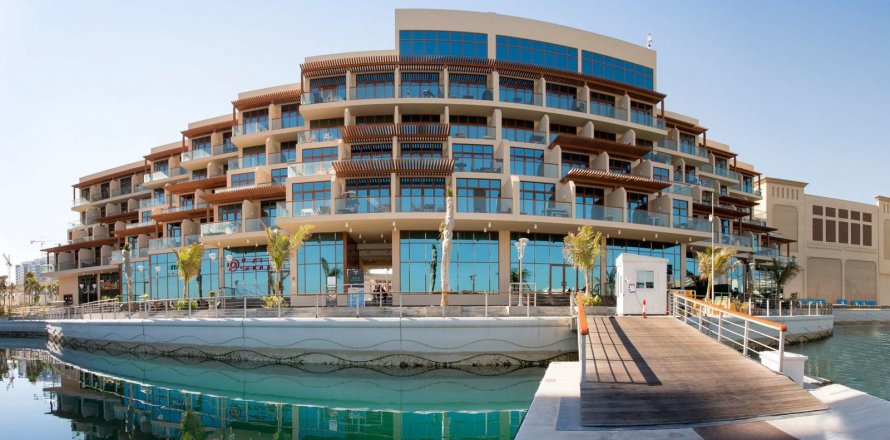 PALM VIEWS in Palm Jumeirah, Dubai, UAE № 50429