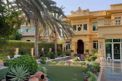 Villa in Jumeirah Islands, Dubai, UAE 5 bedrooms, 502 sq.m. № 79654 - photo 18