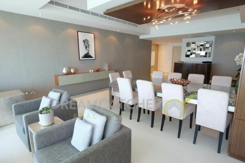 Apartment in EMIRATES CROWN in Dubai Marina, UAE 3 bedrooms, 361.11 sq.m. № 75833 - photo 19