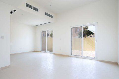 Townhouse in Dubai Land, Dubai, UAE 2 bedrooms, 1766 sq.m. № 81234 - photo 5