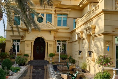 Villa in Jumeirah Islands, Dubai, UAE 5 bedrooms, 502 sq.m. № 79654 - photo 20